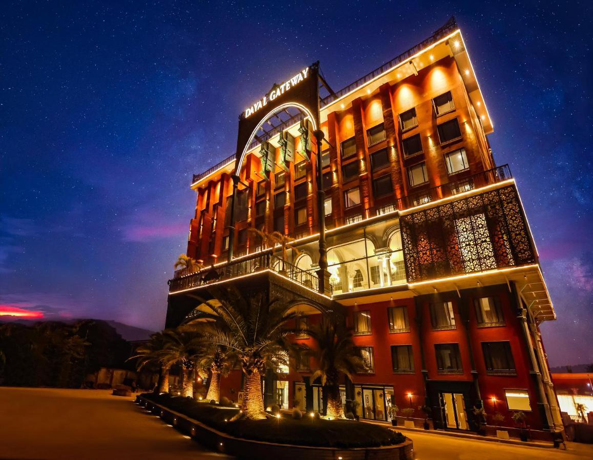 Dayal Gateway Hotell Lucknow Exteriör bild