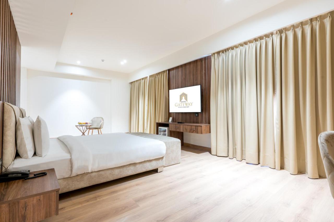 Dayal Gateway Hotell Lucknow Exteriör bild