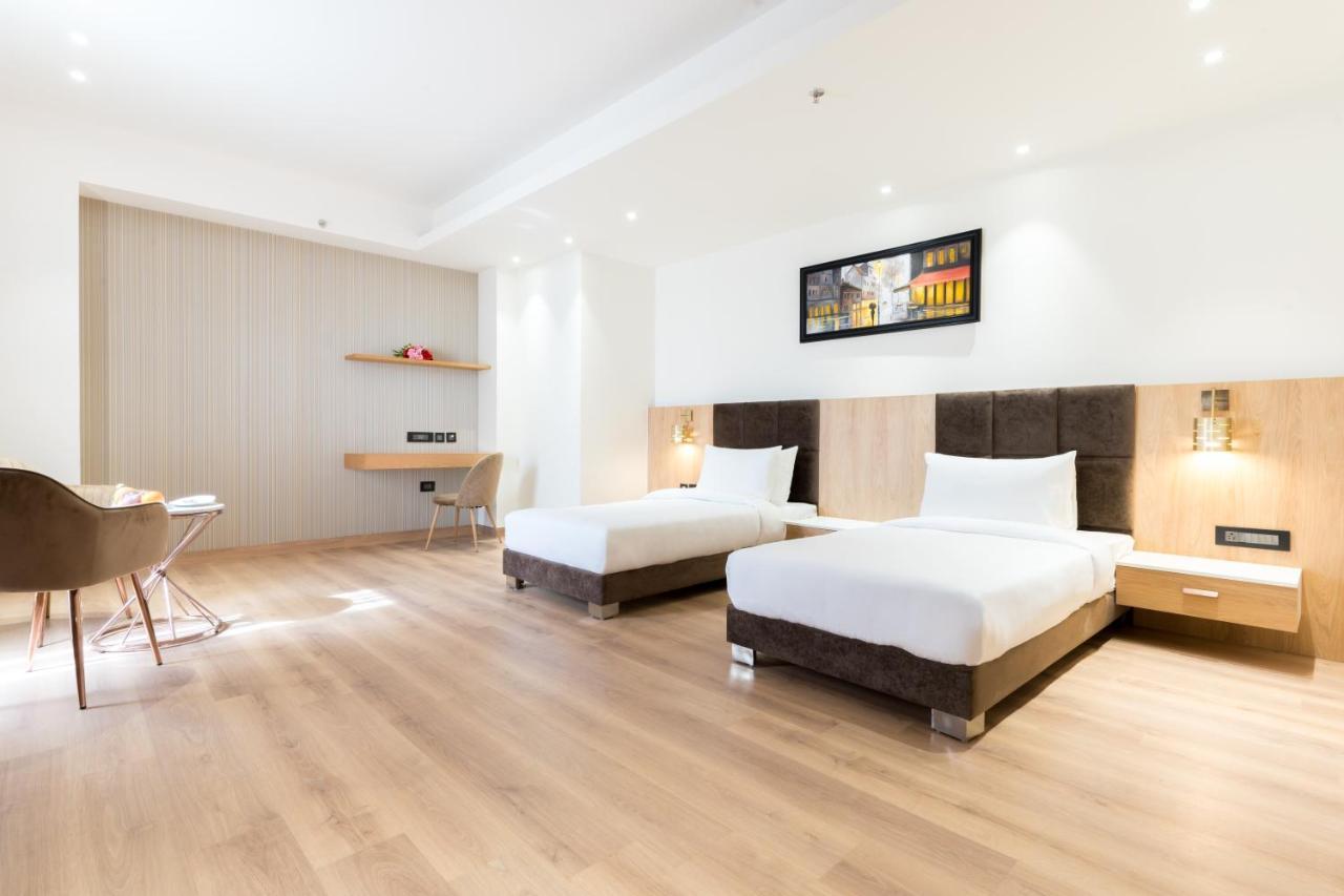 Dayal Gateway Hotell Lucknow Exteriör bild