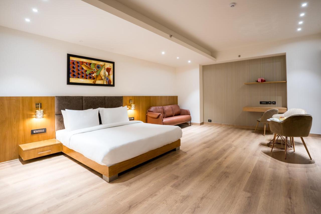 Dayal Gateway Hotell Lucknow Exteriör bild