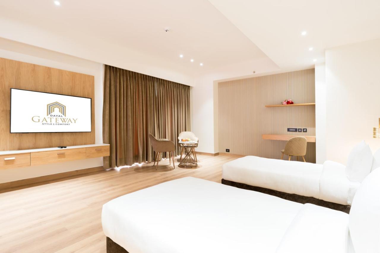 Dayal Gateway Hotell Lucknow Exteriör bild