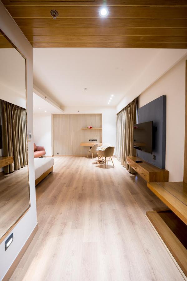 Dayal Gateway Hotell Lucknow Exteriör bild
