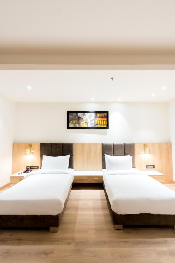 Dayal Gateway Hotell Lucknow Exteriör bild