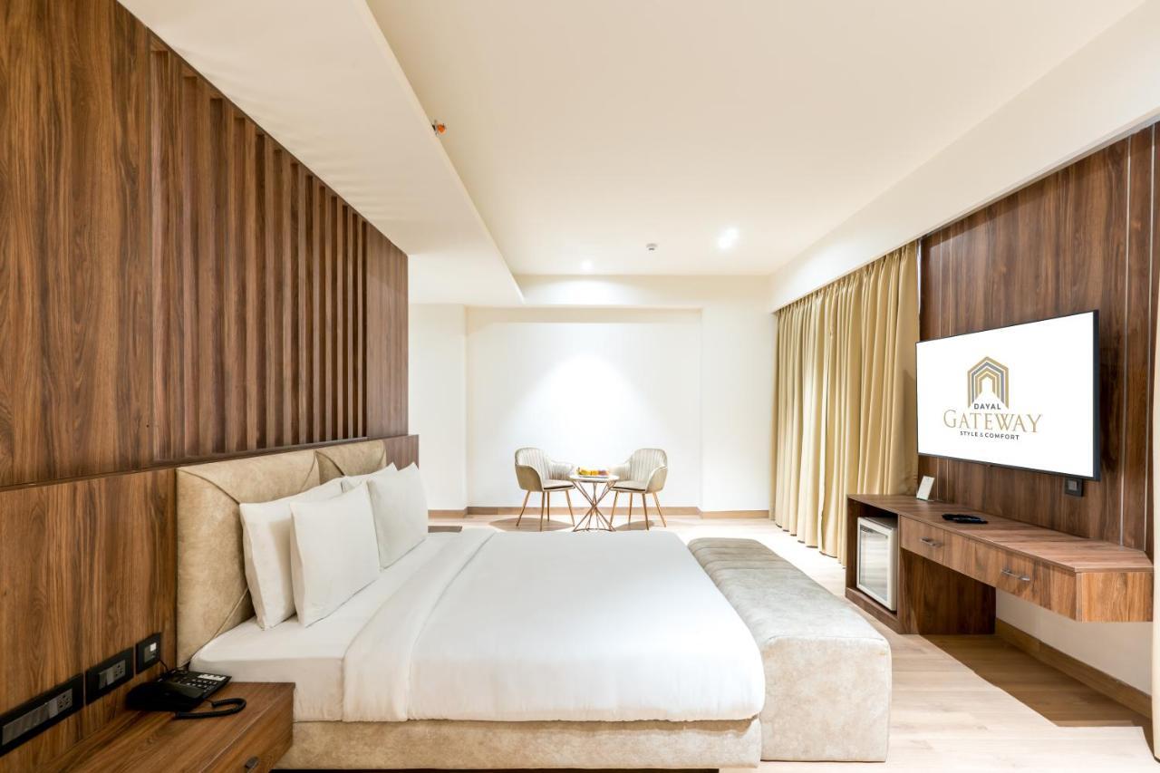 Dayal Gateway Hotell Lucknow Exteriör bild
